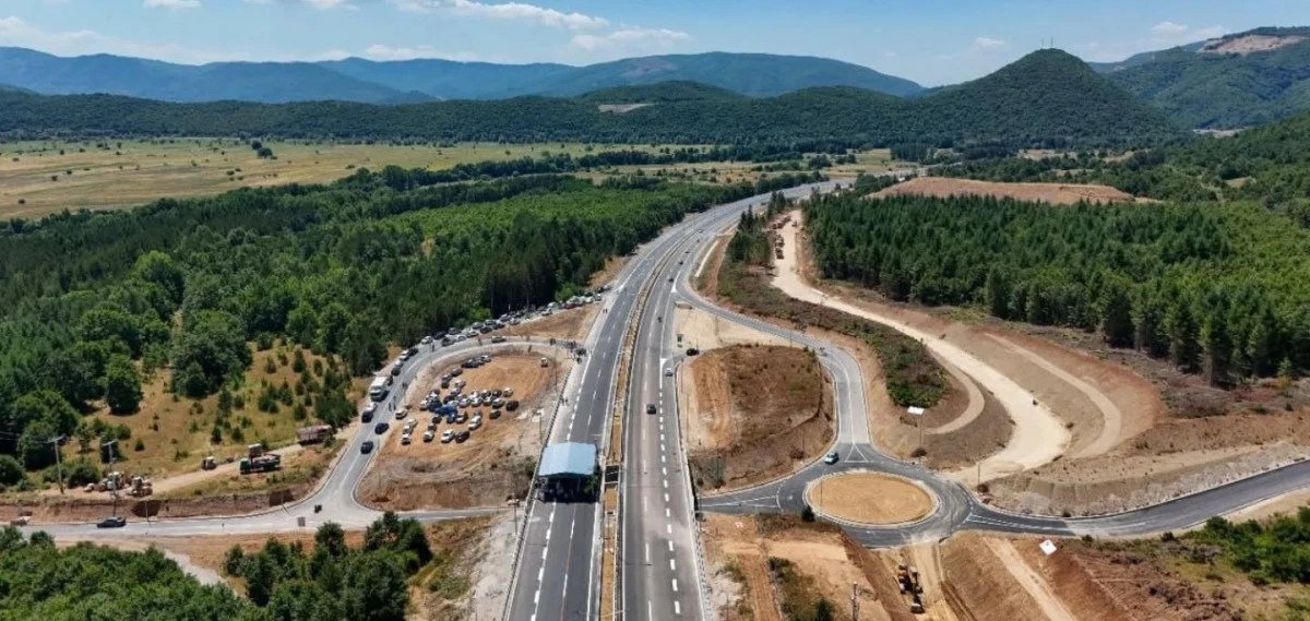 Ohri &ndash; Kır&ccedil;ova Otoyolu&rsquo;nun kilometre başına maliyeti 13,5 milyon avro
