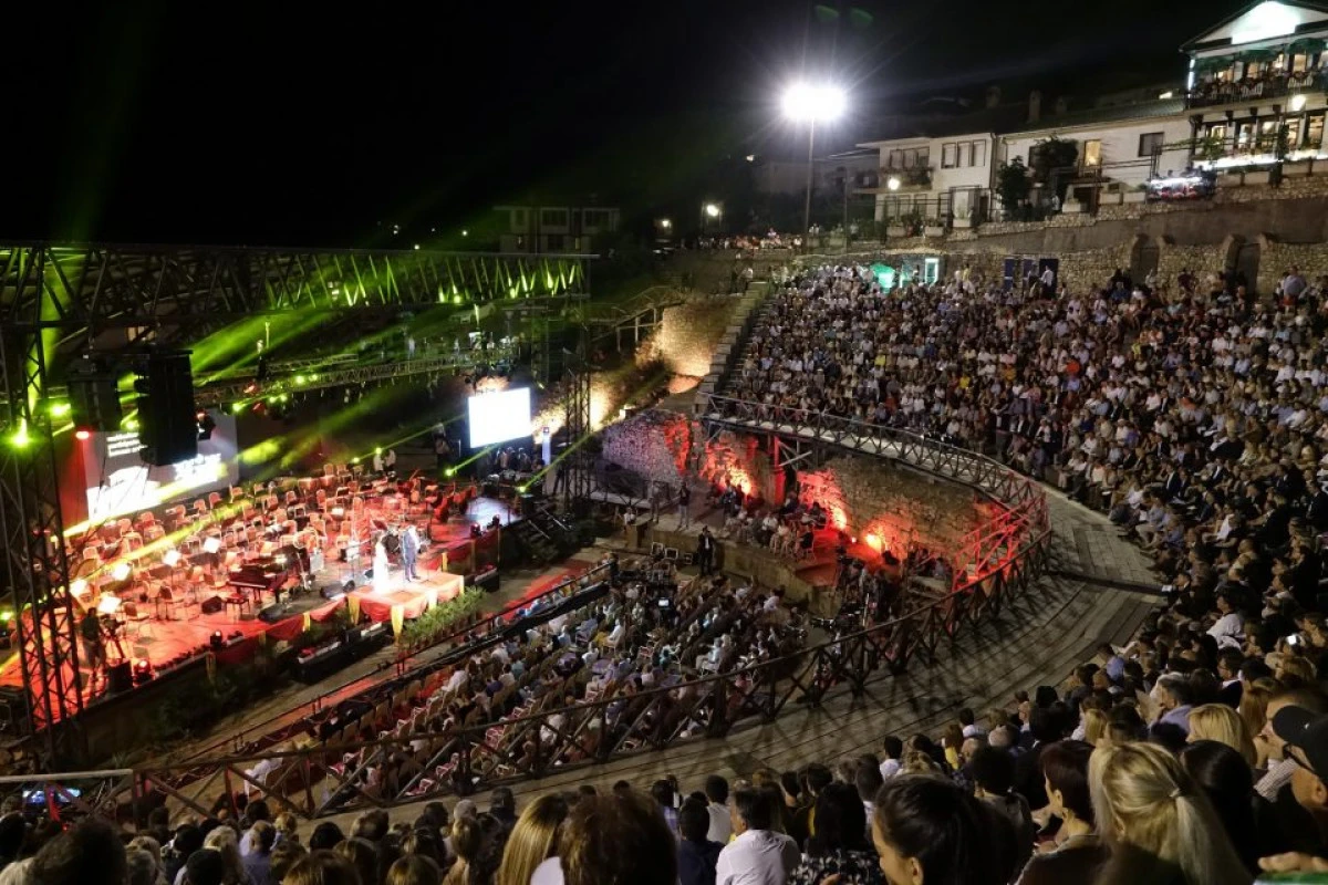 Ohri Yaz Festivali başlıyor: 700 sanat&ccedil;ı, 24 &uuml;lke ve 40 g&uuml;n s&uuml;recek k&uuml;lt&uuml;r ş&ouml;leni