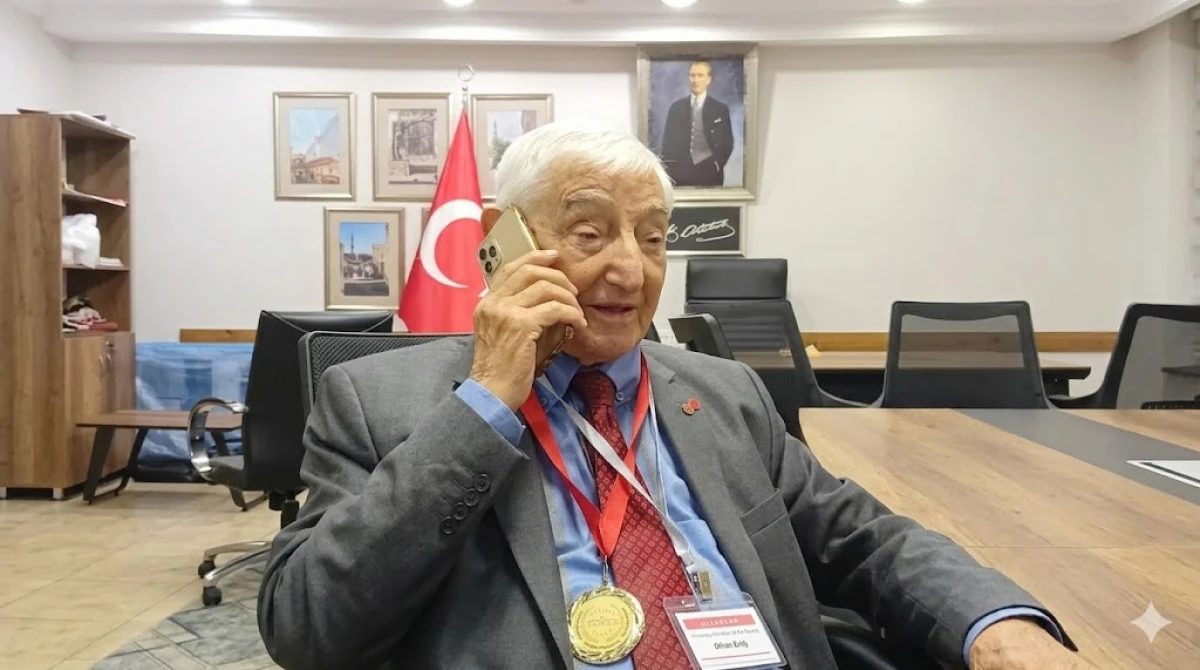 Or&ccedil;e Abi anlatıyor: Bir ısırık şampite, bir yudum boza ile &Uuml;sk&uuml;p&rsquo;te Bayramın son g&uuml;n&uuml;