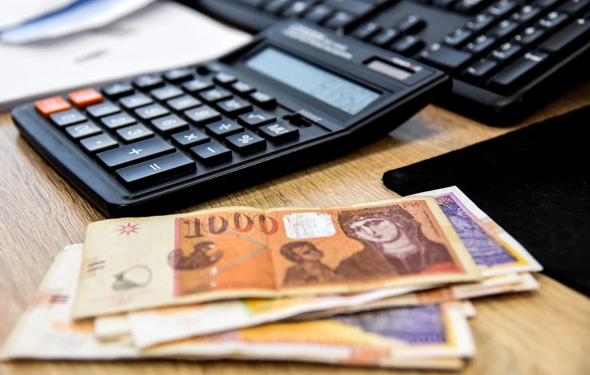 Ortalama net maaş Şubat'ta 46.159 denar oldu, Ocak ayına g&ouml;re y&uuml;zde 1 geriledi