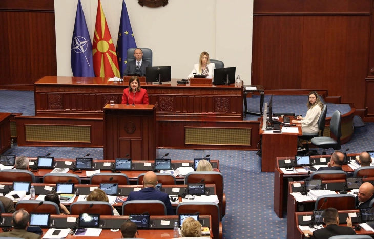 Parlamento, Bojinovska hakkındaki gensoru &ouml;nergesini reddetti