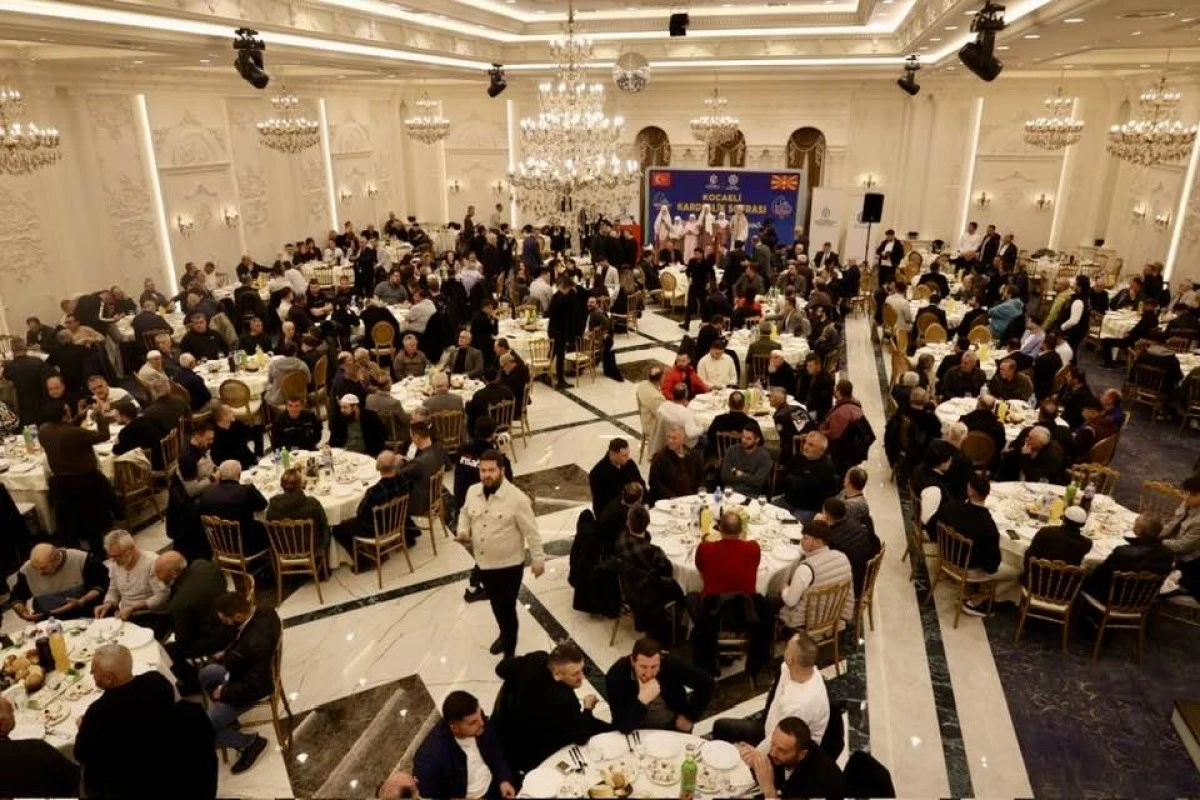 Prof. Dr. Mahmut &Ccedil;elik: Kuzey Makedonya&rsquo;da Ramazan iftarları dayanışma mı, g&ouml;steriş mi?