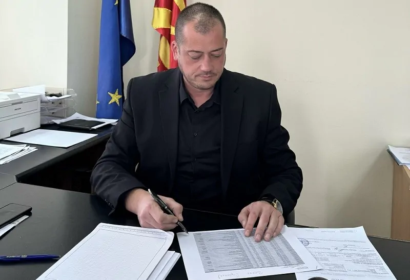 R&uuml;şvetin detayları ortaya &ccedil;ıktı: 100 bin avro istemiş, 50 bin avro ara&ccedil; koltuğu altında bulundu