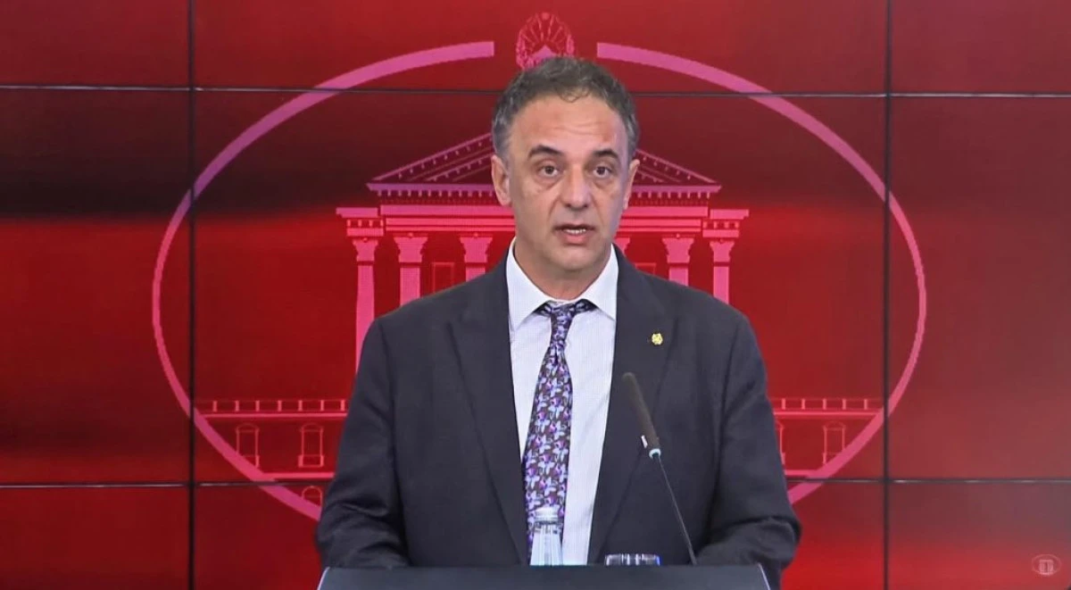 Sağlık Bakanı Aliu: 15 yaşındaki gen&ccedil;lerin y&uuml;zde 37'si sigara kullanıyor