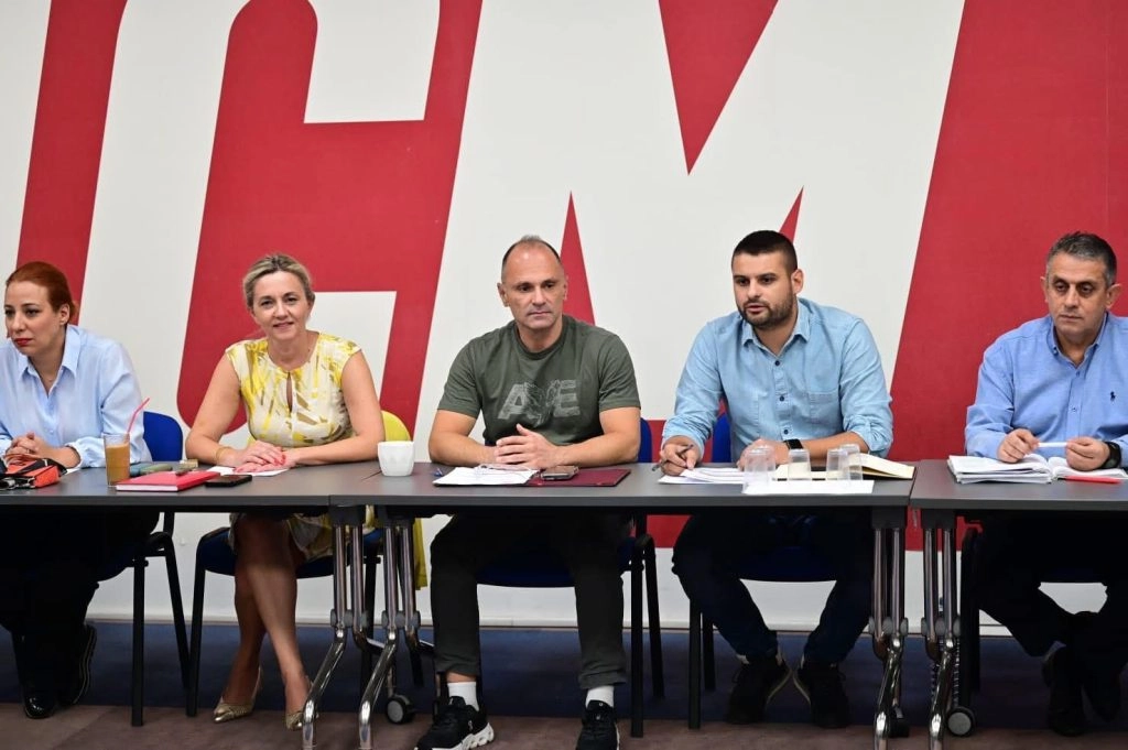 SDSM'de tüm Yönetim Kurulu istifa etti