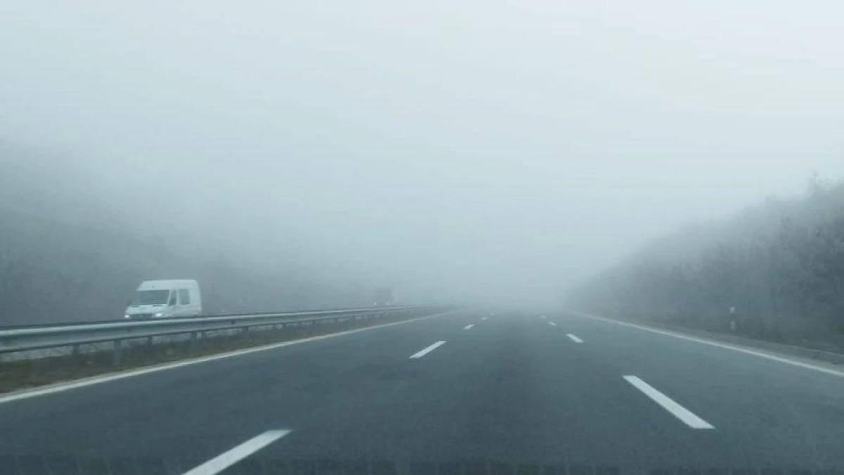 Sis ve kış koşulları trafikte dikkat gerektiriyor