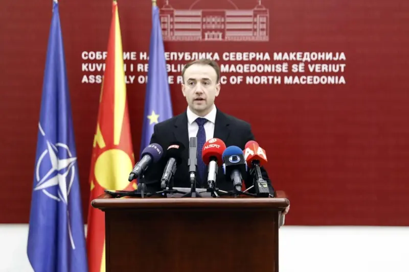 Stoyanoski: Y&ouml;netici maaşlarında 10-13 nin denar kesinti &ouml;ng&ouml;ren paket mecliste