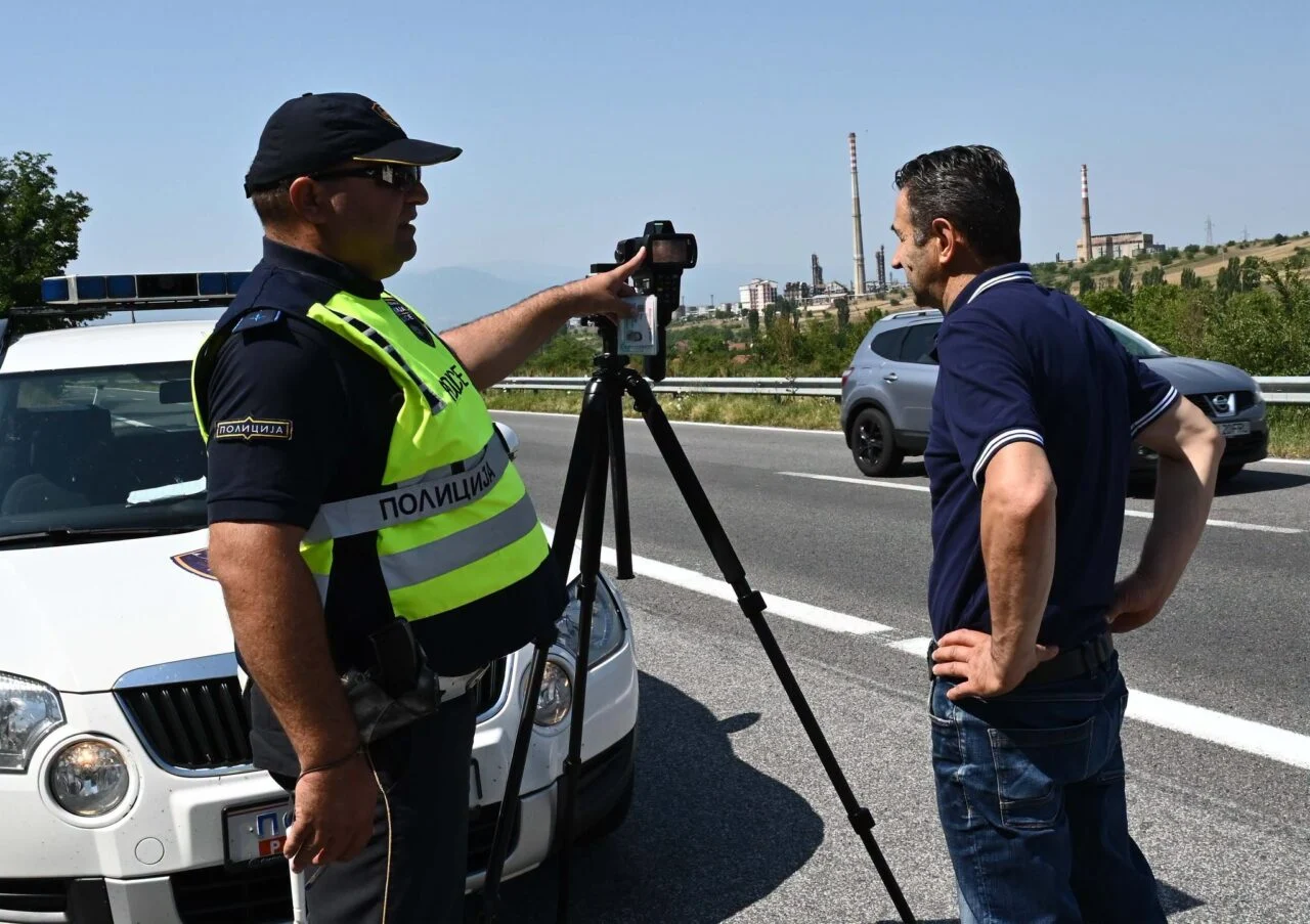 Tabanovce'de İsve&ccedil;li s&uuml;r&uuml;c&uuml; g&ouml;zaltına alındı: 80 kilometre sınırında 175 kilometre hız yaptı