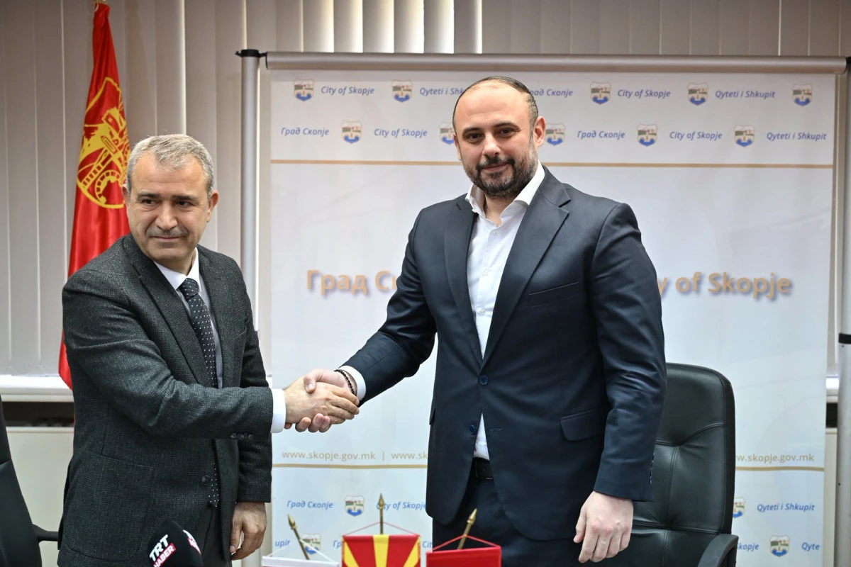 Taş K&ouml;pr&uuml;&rsquo;n&uuml;n karanlığı sona eriyor: Aydınlatma Protokol&uuml; imzalandı