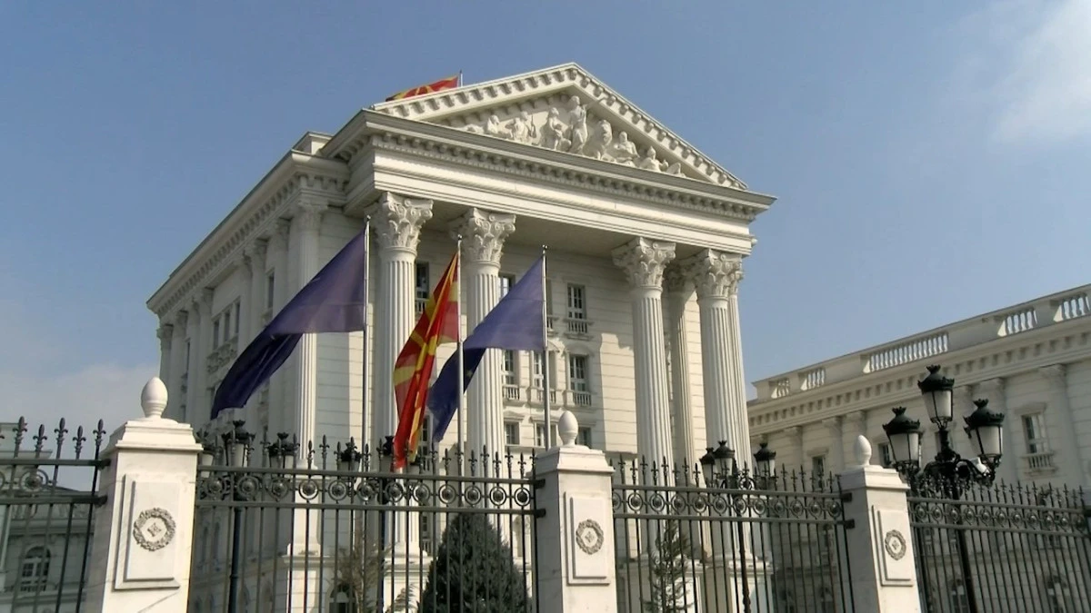 'Teknik H&uuml;k&uuml;met' tartışması s&uuml;r&uuml;yor: Yasa değişikliği &ouml;n&uuml;m&uuml;zdeki haftaya kadar Meclis'te