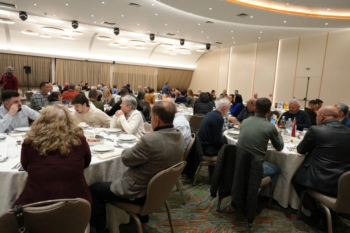 THP &Uuml;sk&uuml;p&rsquo;te iftar sofrasında buluştu