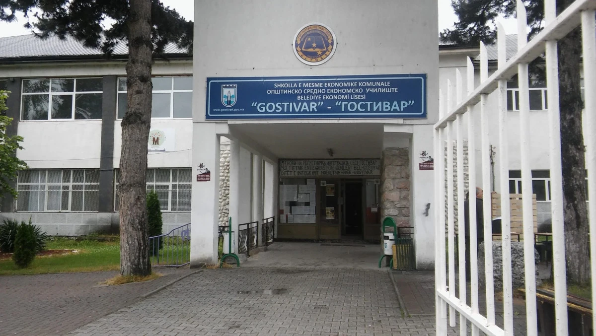 TMBH'den Gostivar Ekonomi Lisesi'ndeki T&uuml;rk&ccedil;e sınıfı i&ccedil;in dayanışma &ccedil;ağrısı