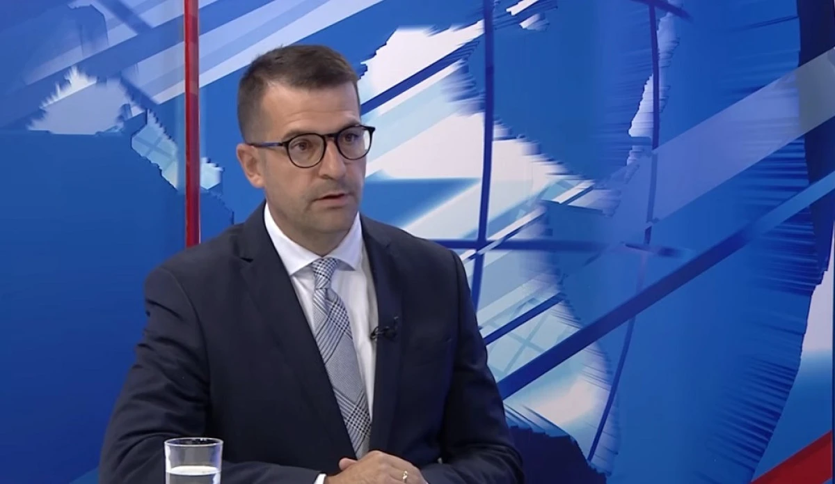 Tomovski: Ciddi devlet i&ccedil;in h&uuml;k&uuml;met u&ccedil;ağı şart