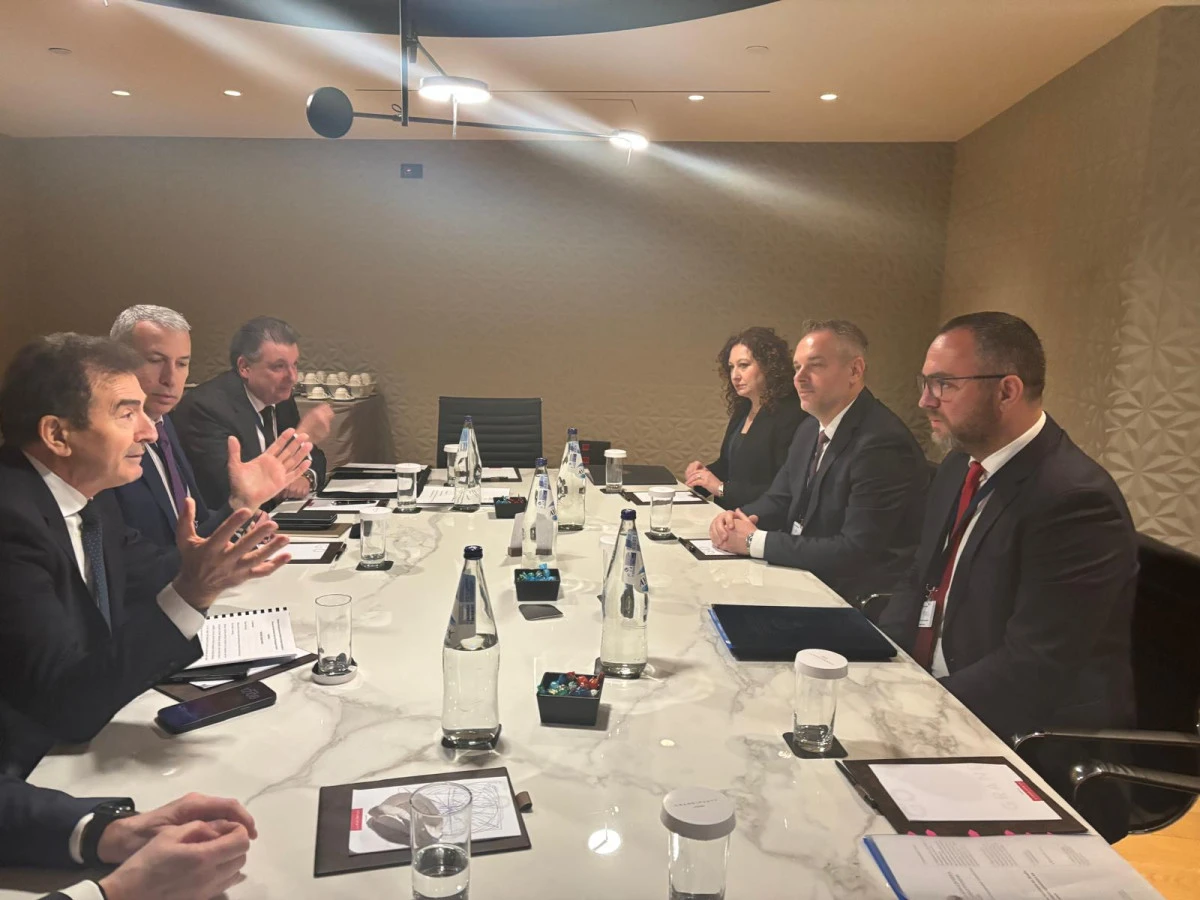 Toşkovski Atina'da: Organize su&ccedil; ve ter&ouml;r i&ccedil; i&ccedil;e ge&ccedil;ti, ortak cevap şart