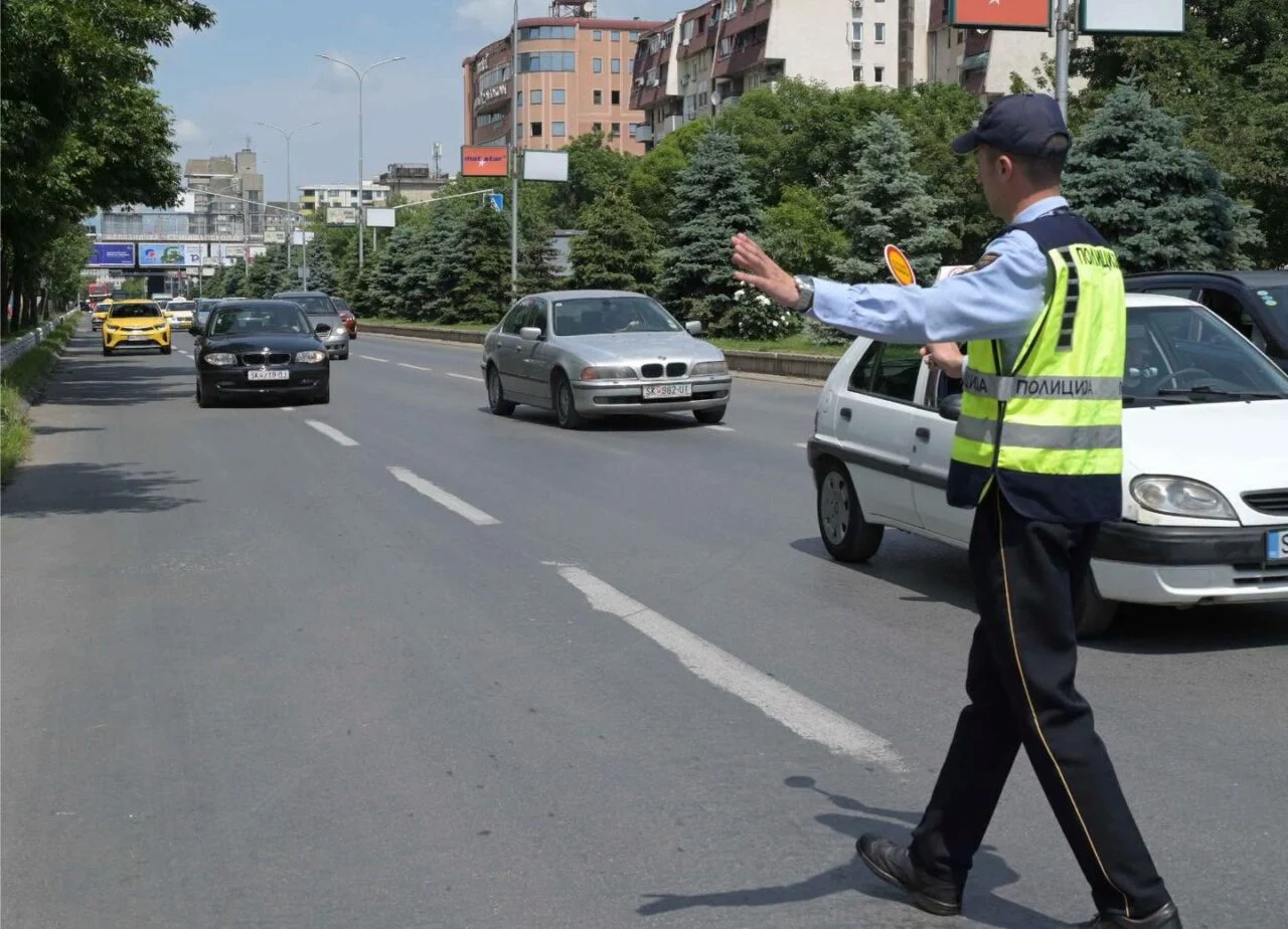 Trafikte 5 saatlik sıkı denetim: 75 ge&ccedil;iş hakkı ihlali