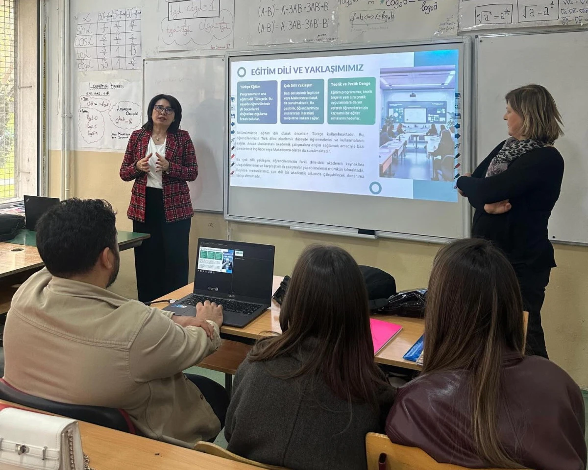 T&uuml;rk Dili ve Edebiyatı B&ouml;l&uuml;m&uuml; liselilerle buluştu
