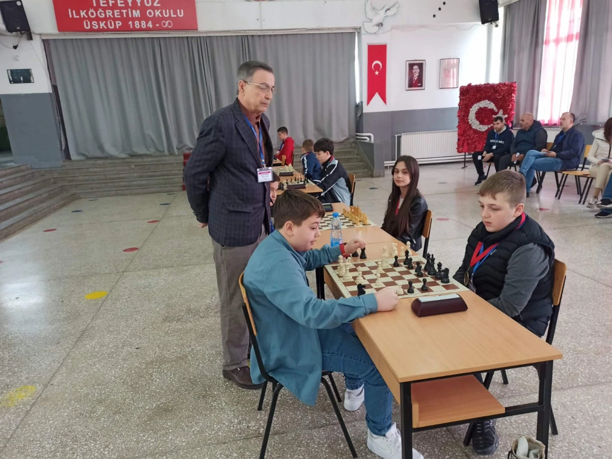 ULİCELER&rsquo;den 23 Nisan&rsquo;a stratejik armağan: Satran&ccedil; tahtasında dostluk şampiyonası