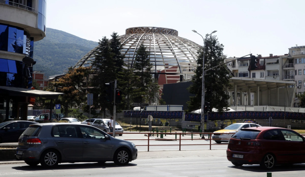 &Uuml;niversal Salonu'nun yeniden inşası resmen başlıyor