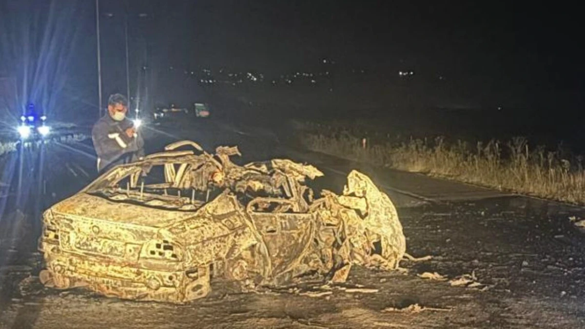 &Uuml;sk&uuml;p &ccedil;evre yolunda feci kaza: 4 &ouml;l&uuml;, 1 g&ouml;zaltı