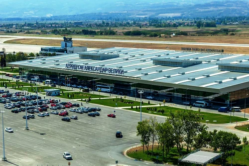 &Uuml;sk&uuml;p Havalimanı'nda yeni d&ouml;nem: 10 dakikalık &uuml;cretsiz durma hakkı g&uuml;nde bir kez