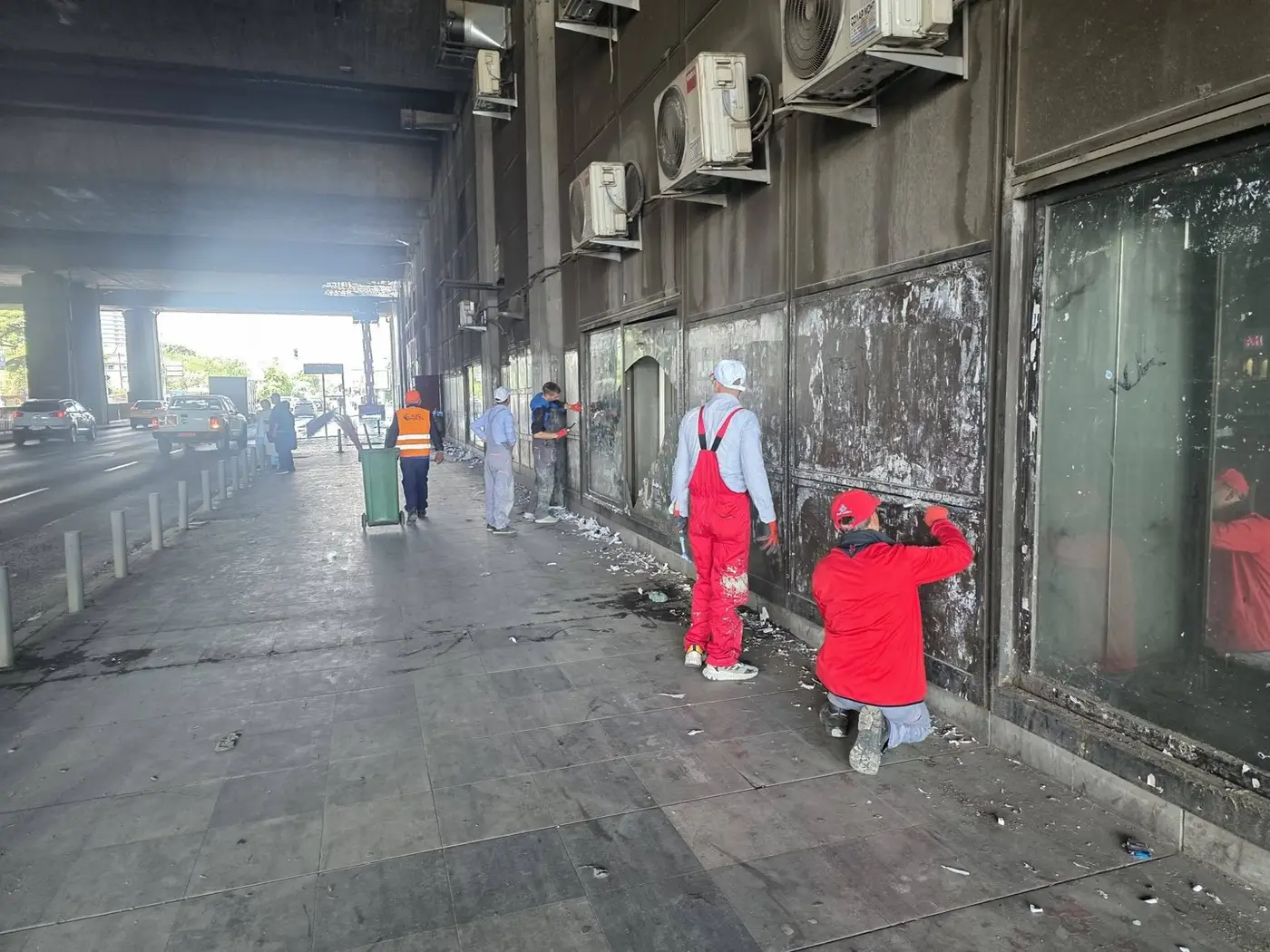 &Uuml;sk&uuml;p Tren İstasyonu i&ccedil;in yeniden inşa s&uuml;reci başladı