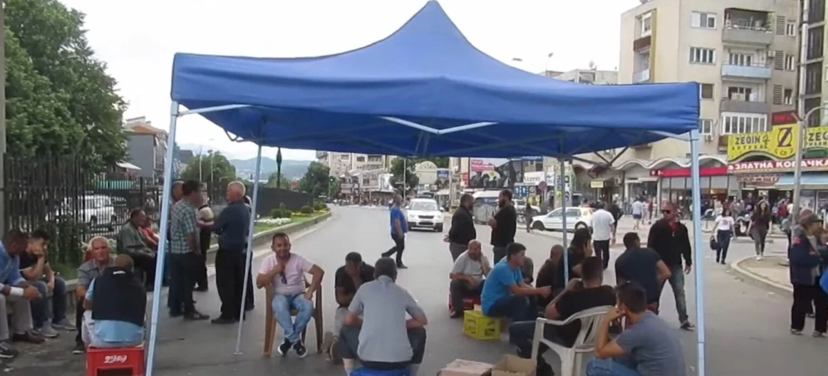 &Uuml;sk&uuml;p'te Bit Pazarı'ndaki ka&ccedil;ak ge&ccedil;idi kapatma girişimi başarısız oldu