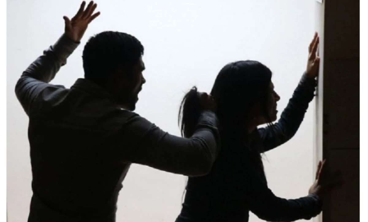 &Uuml;sk&uuml;p&rsquo;te dehşet: Oğul annesini hastanelik etti