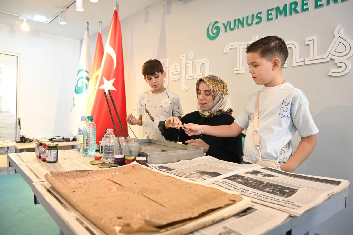 &Uuml;sk&uuml;p&rsquo;te &ouml;ğrenciler ebru ve kaligrafi sanatını keşfetti