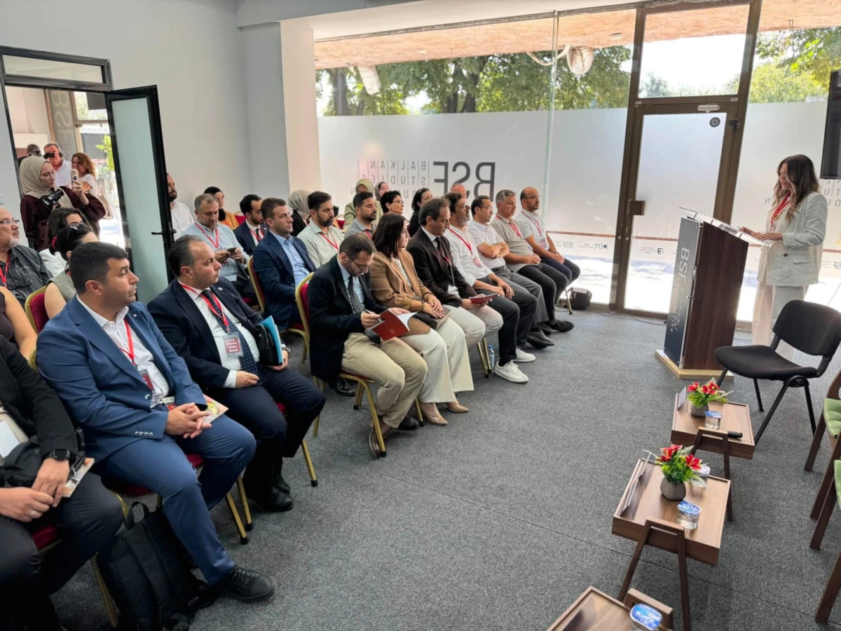 &Uuml;sk&uuml;p&rsquo;te &ldquo;Osmanlı Avrupası&rsquo;nda Edebiyat, 1400-1800&rdquo; sempozyumu d&uuml;zenlendi