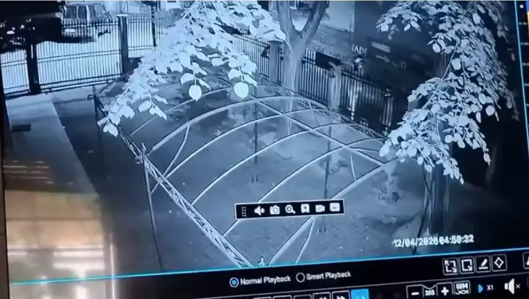 &Uuml;sk&uuml;p'te sinagog yakma girişimi: İsrail B&uuml;y&uuml;kel&ccedil;isi'nden tepki