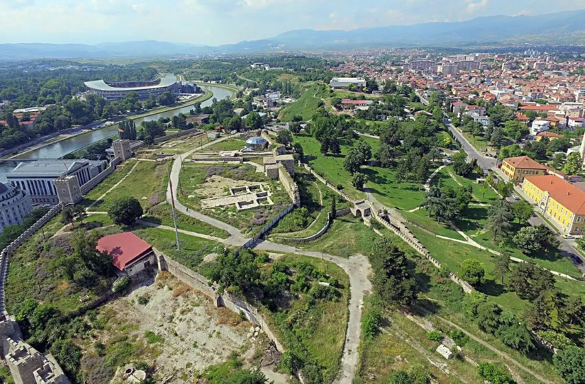 &Uuml;sk&uuml;p&rsquo;&uuml;n Kale &ccedil;evresi yeniden tasarlanıyor: Parklar, bisiklet yolları ve spor alanları yapılacak