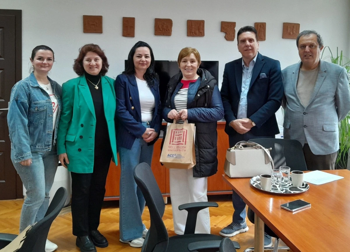 Vinica&rsquo;da eğitim k&ouml;pr&uuml;s&uuml;: &Uuml;niversite-lise buluşması