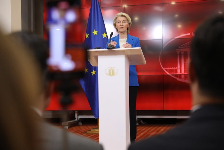 Von der Leyen: Makedonya&rsquo;nın yeri AB&rsquo;dir, onu kimliği ve diliyle karşılayacağız