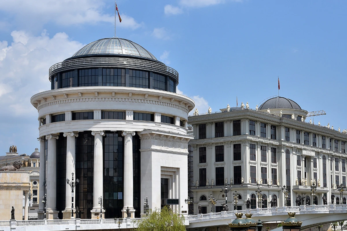 Yanuşev&rsquo;in şof&ouml;r&uuml; itfaiyeci kadrosu i&ccedil;in 1.500 euro istedi, 500 eurosuyla yakalandı