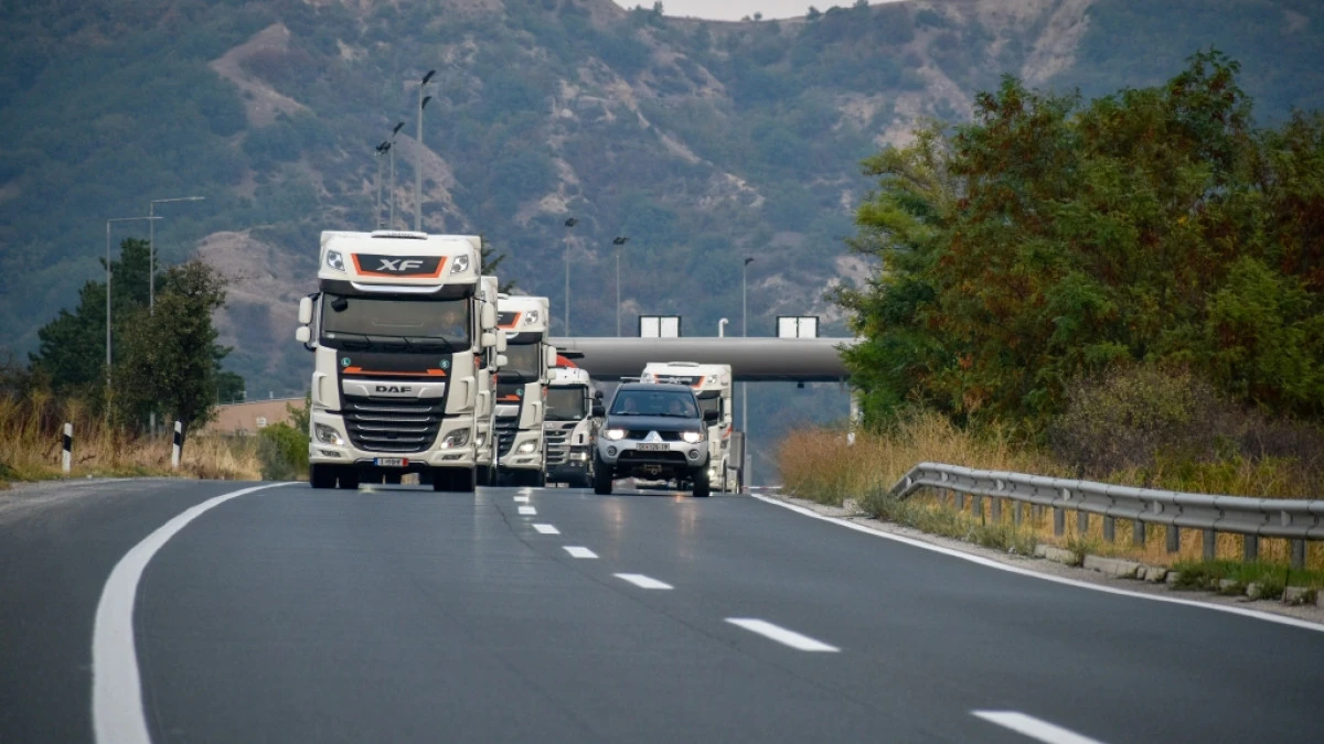 Y&uuml;k taşıyan ara&ccedil;lara y&ouml;nelik denetimde 37 ara&ccedil; trafikten men edildi