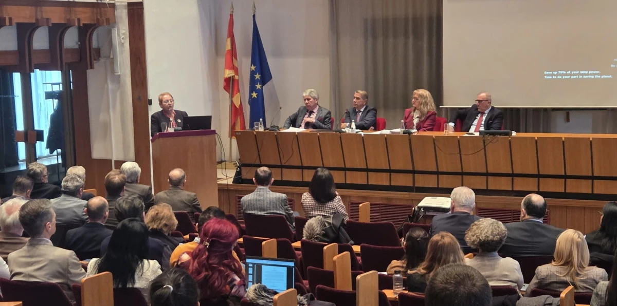 Y&uuml;ksek&ouml;ğretim Kanunu Taslağı tartışılıyor: Akademik unvanlarda standart artışı